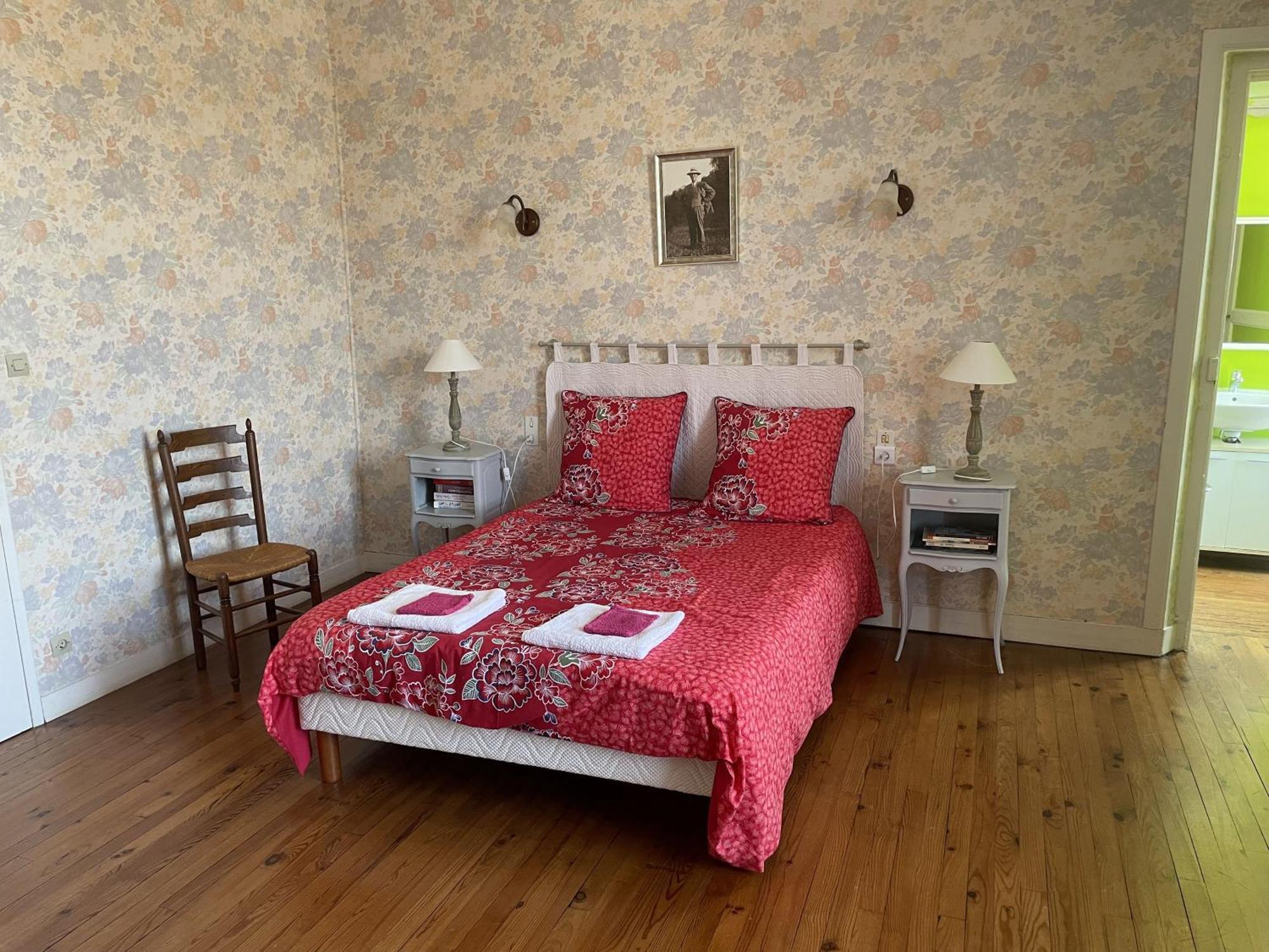 B&B Chambres D'Hotes Ferme Mahyas Saint-Jean-de-Savigny Exterior foto