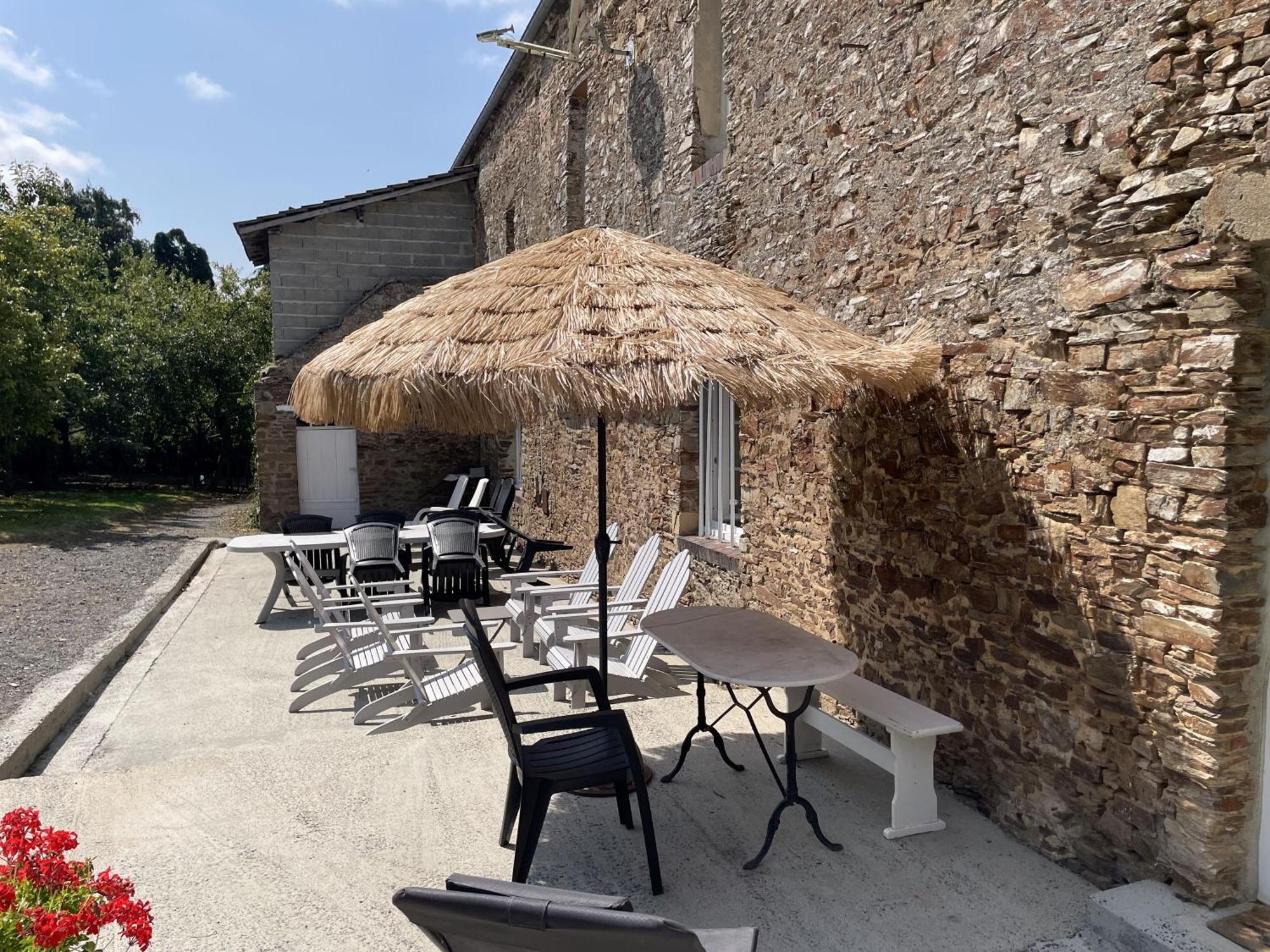 B&B Chambres D'Hotes Ferme Mahyas Saint-Jean-de-Savigny Exterior foto