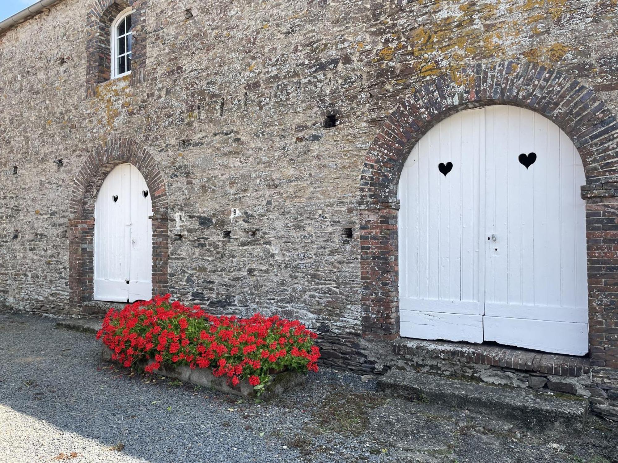 B&B Chambres D'Hotes Ferme Mahyas Saint-Jean-de-Savigny Exterior foto